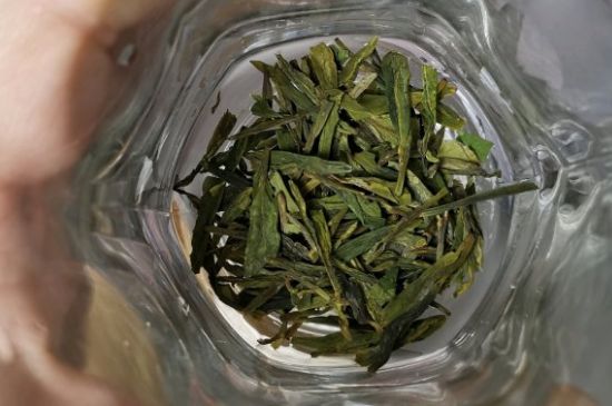 龍井茶放二年了能喝嗎，過期龍井茶的妙用！