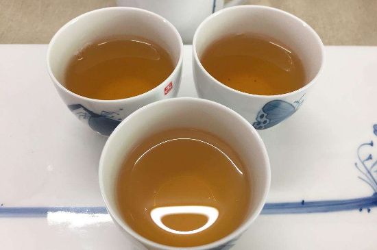 蜜蘭香和鴨屎香區(qū)別，鳳凰單樅鴨屎香vs蜜蘭香圖片對(duì)比