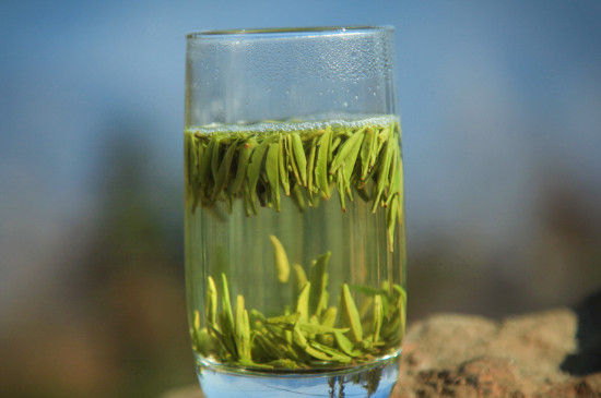竹葉青茶泡不立起來怎么回事，竹葉青茶怎么泡立起來