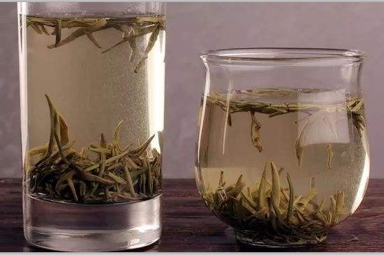 西湖龍井茶毫和發(fā)霉區(qū)別圖片，長(zhǎng)霉的龍井茶葉會(huì)是什么樣？