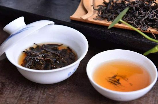 茯磚茶與普洱茶哪個好，茯茶和普洱茶口味區(qū)別