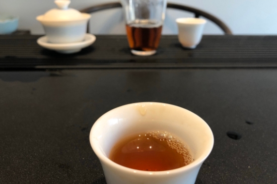 為什么喝巖茶會(huì)上火，巖茶喝多上火怎么辦？
