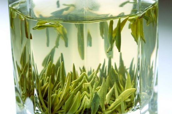 竹葉青和雀舌哪個(gè)貴，竹葉青茶貴嗎？