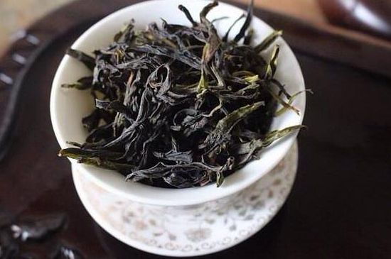 鴨屎香單叢雪片茶的特點(diǎn)，鳳凰雪片茶有什么特點(diǎn)？