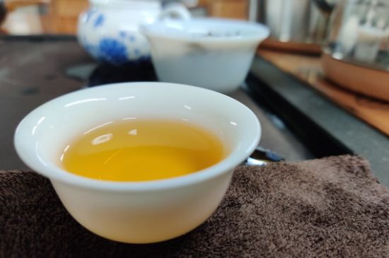 蜜蘭香好還是鴨屎香好，鳳凰單叢茶蜜蘭香和鴨屎香特點有哪些？